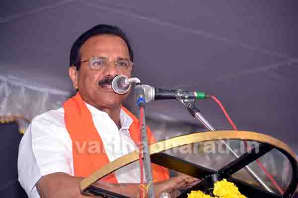 ಅಭಿವೃದ್ಧಿ ಕೆಲಸ ಮಾಡಲು ಗಂಡೆದೆ ಇರುವವರು ಬೇಕು: ಸದಾನಂದ ಗೌಡ